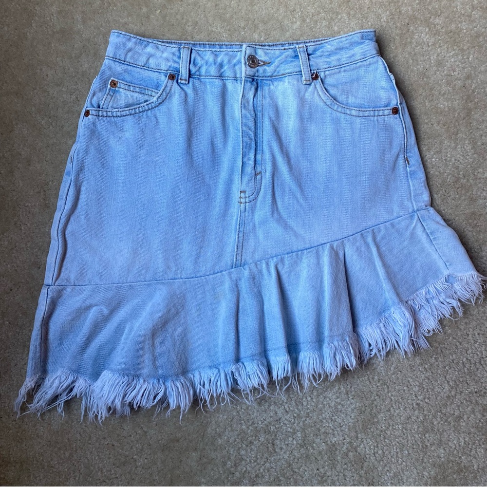 Topshop Y2K Light Wash Raw Hem Mom Jean Moto Skirt Size US 6 (Small) 100% Cotton